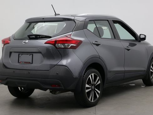 Used 2020 Nissan Kicks SV FWD image 7