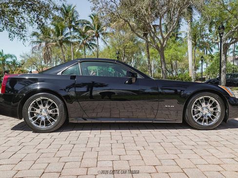 Used 2004 Cadillac XLR RWD image 19