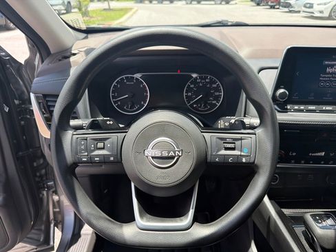 Used 2022 Nissan Rogue SV FWD image 26