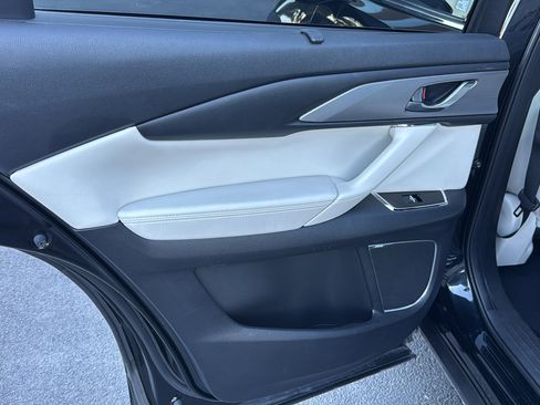 Used 2023 MAZDA CX-9 Signature image 17