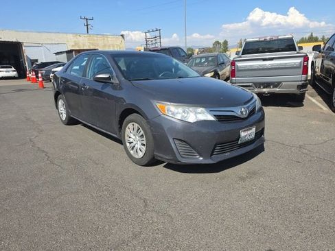 Used 2012 Toyota Camry LE FWD image 2