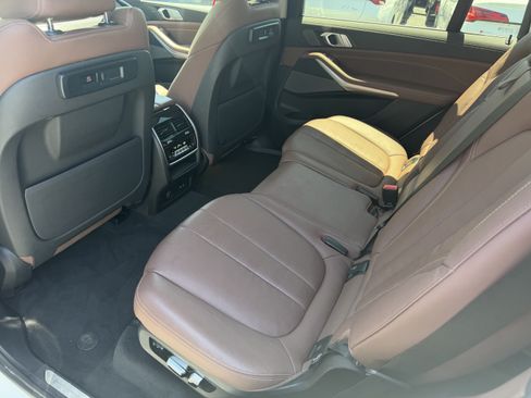 Used 2021 BMW X7 xDrive40i w/ Premium Package AWD/4WD image 16