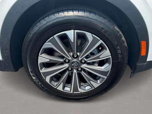 Used 2024 Buick Envision Preferred AWD/4WD image 3