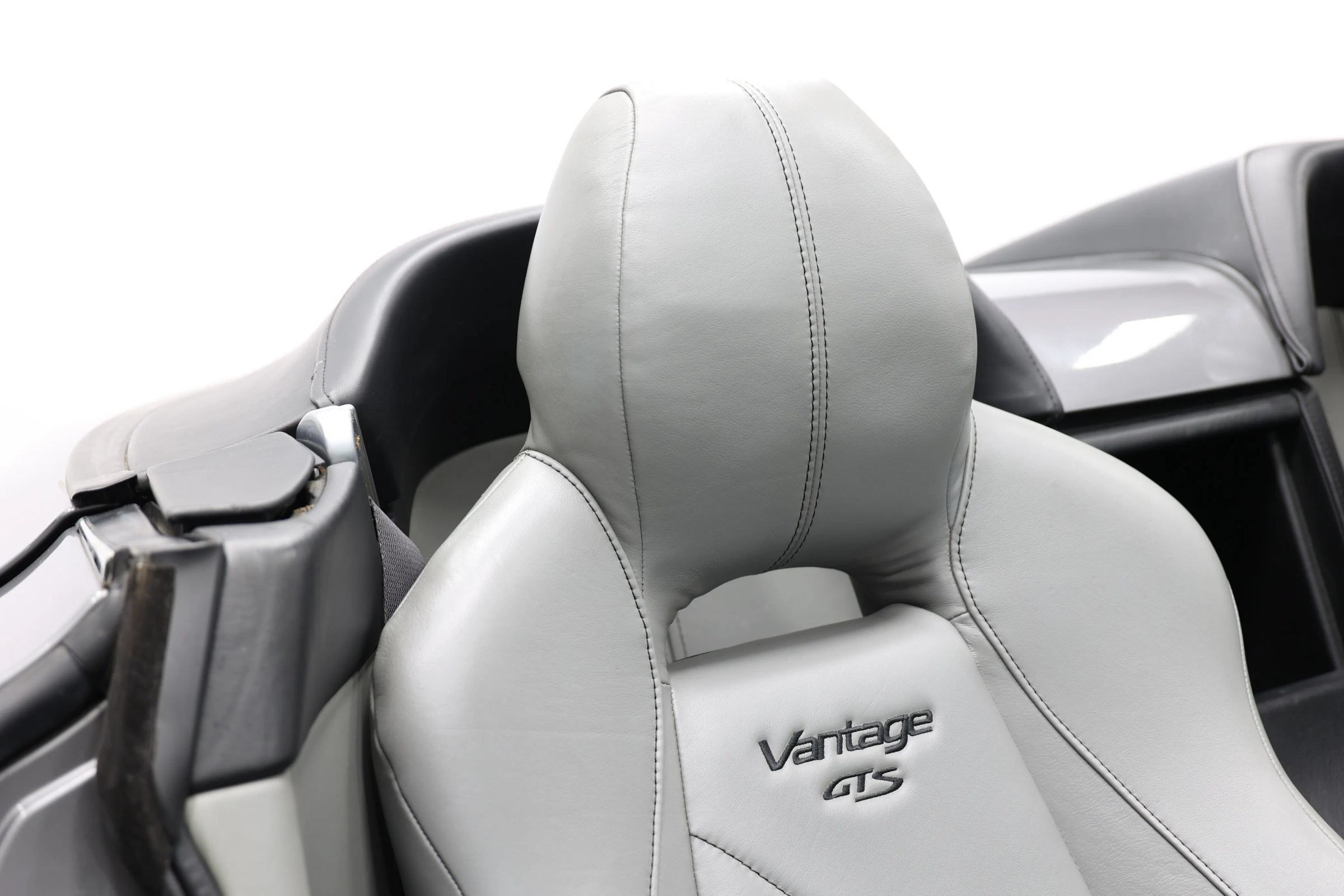 Used 2016 Aston Martin V8 Vantage S RWD image 50