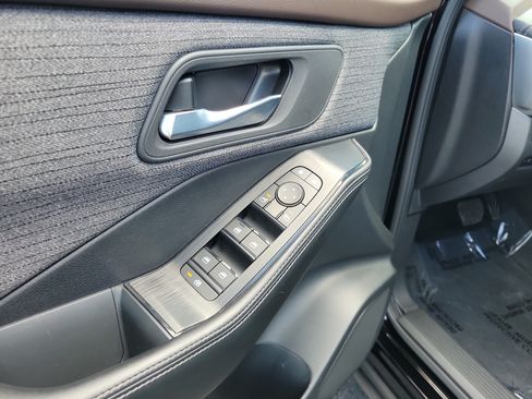 Certified 2023 Nissan Rogue SV AWD/4WD image 18