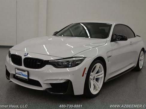 Used 2018 BMW M4 Convertible image 2