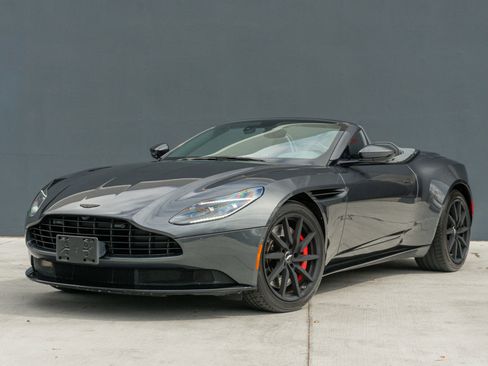 Used 2021 Aston Martin DB11 Volante image 4