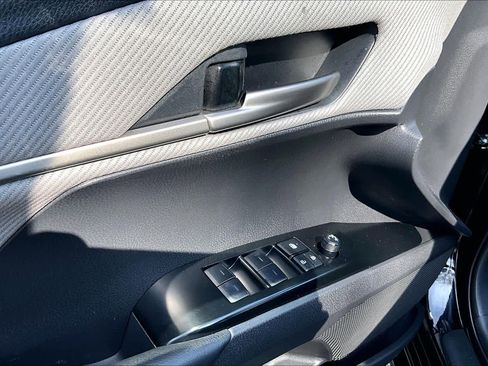 Used 2026 Toyota Camry SE w/ Convenience Package image 31