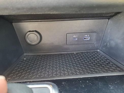 Certified 2023 Nissan Pathfinder SV FWD image 24