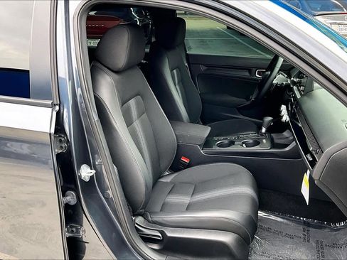 Used 2025 Honda Civic Sport image 8