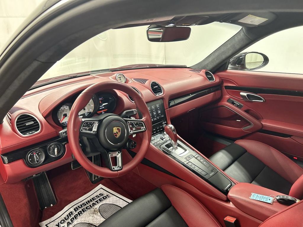 Used 2021 Porsche 718 Cayman GTS RWD image 19