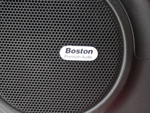 Used 2013 Chevrolet Camaro LT image 12