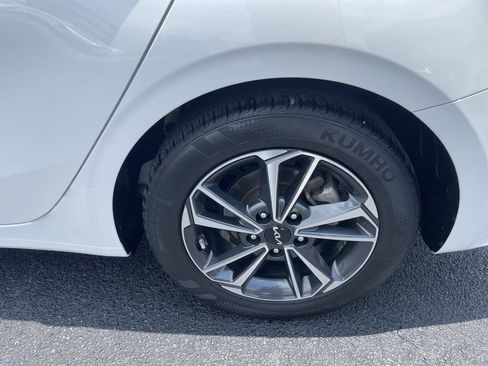 Certified 2023 Kia Forte LXS w/ LXS Technology Package FWD image 7