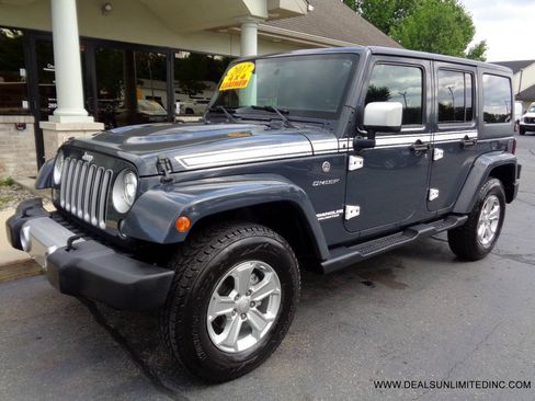 Used 2017 Jeep Wrangler Unlimited Sahara w/ Quick Order Package 24E Chief AWD/4WD image 1