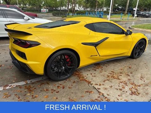 Used 2025 Chevrolet Corvette Z06 RWD image 11
