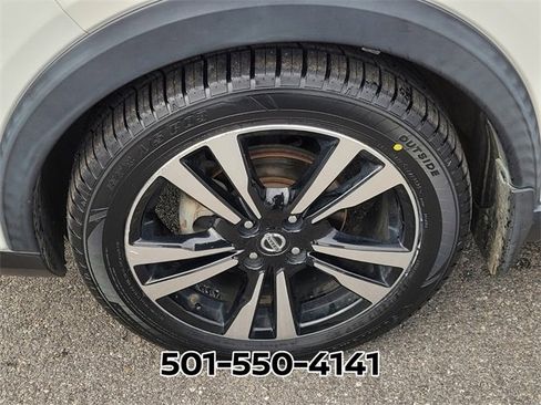 Used 2019 Nissan Kicks SV image 18