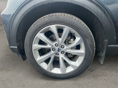 Used 2022 Ford Explorer Platinum w/ Technology Package image 9