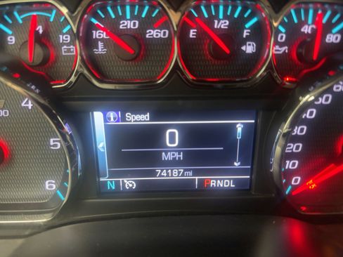 Used 2018 Chevrolet Silverado 1500 LT w/ All Star Edition image 19