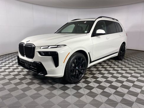 New 2026 BMW X7 xDrive40i w/ Executive Package image 3