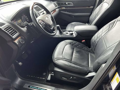 Used 2017 Ford Explorer Platinum AWD/4WD image 12