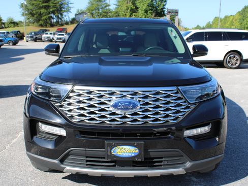 Used 2021 Ford Explorer Platinum w/ Equipment Group 601A AWD/4WD image 3