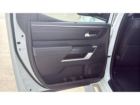 Used 2025 Toyota Tundra Platinum AWD/4WD image 18