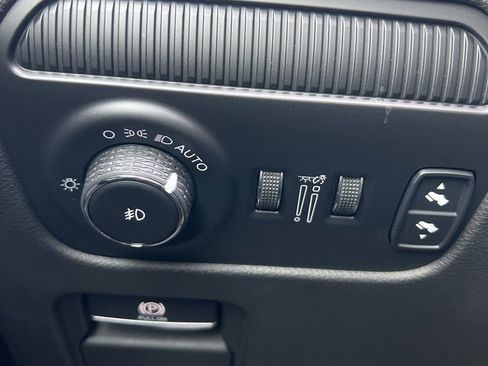 Used 2023 Jeep Wagoneer Series II w/ Premium Group I image 32