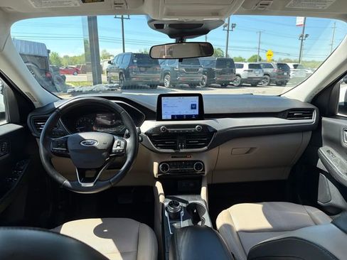 Used 2022 Ford Escape SEL image 16