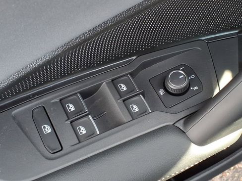 New 2026 Volkswagen Tiguan SE AWD/4WD image 10
