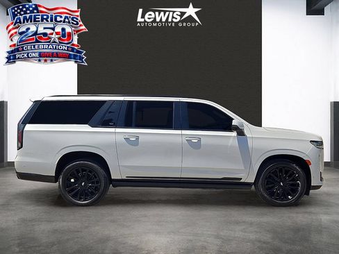 Used 2022 Cadillac Escalade ESV Premium Luxury w/ Performance Package AWD/4WD image 5