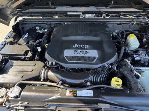 Used 2013 Jeep Wrangler Unlimited Sport image 24