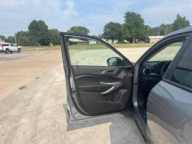 Used 2026 Chevrolet Trax LS FWD image 19