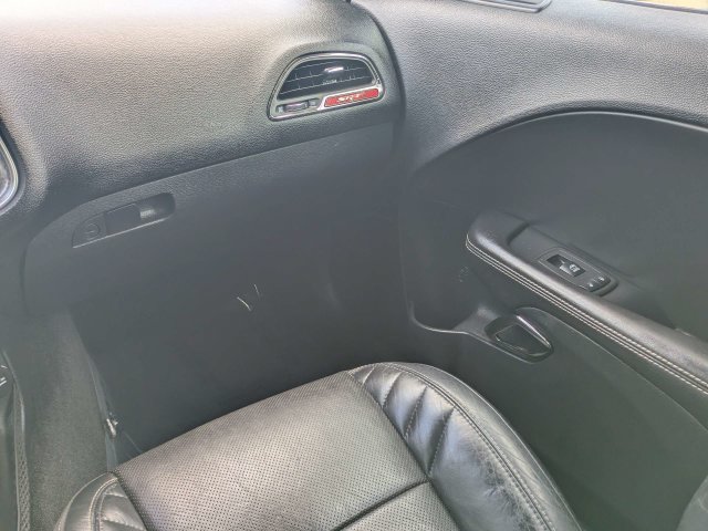 Used 2018 Dodge Challenger SRT Hellcat RWD image 16