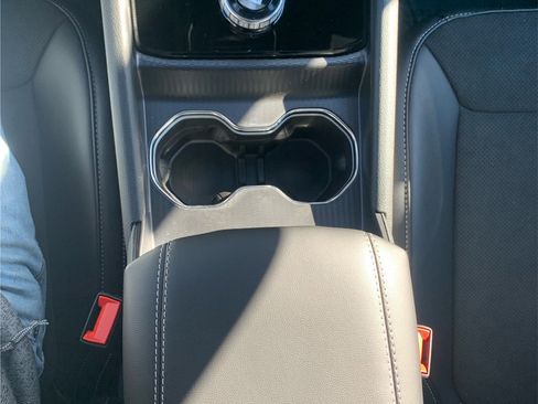 Used 2025 Jeep Grand Cherokee L Altitude image 15