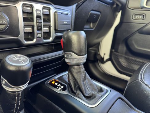 Used 2022 Jeep Wrangler Unlimited Sahara w/ Cold Weather Group image 44