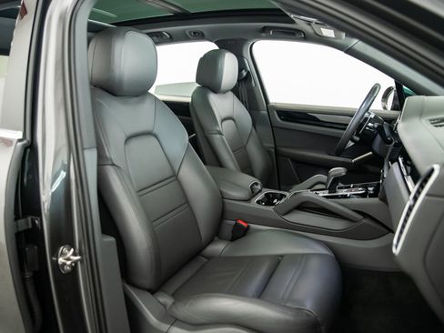 Used 2019 Porsche Cayenne S AWD/4WD image 14