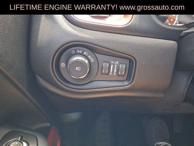Certified 2023 Jeep Renegade Trailhawk w/ Trailhawk Elite Group AWD/4WD image 19