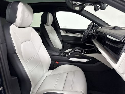 New 2026 Porsche Cayenne S image 24