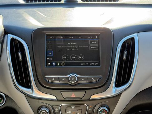 Used 2019 Chevrolet Equinox LS image 21