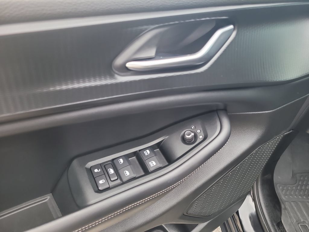Used 2024 Jeep Grand Cherokee Laredo w/ Luxury Tech Group I AWD/4WD image 19