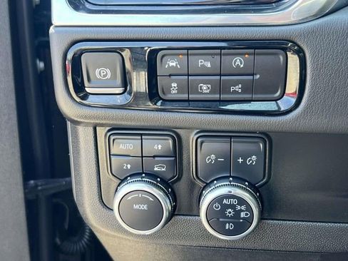 Certified 2025 GMC Yukon XL Denali AWD/4WD image 23
