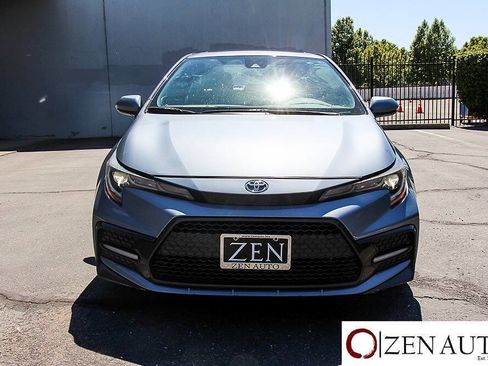 Used 2020 Toyota Corolla XSE FWD image 2