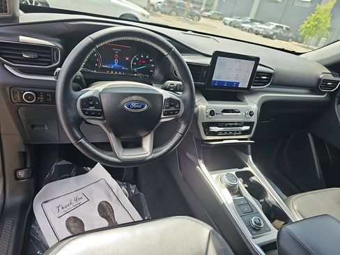 Used 2023 Ford Explorer XLT w/ Equipment Group 202A AWD/4WD image 22