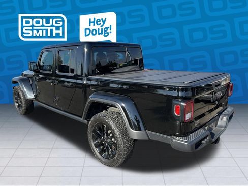 Used 2024 Jeep Gladiator Sport AWD/4WD image 3