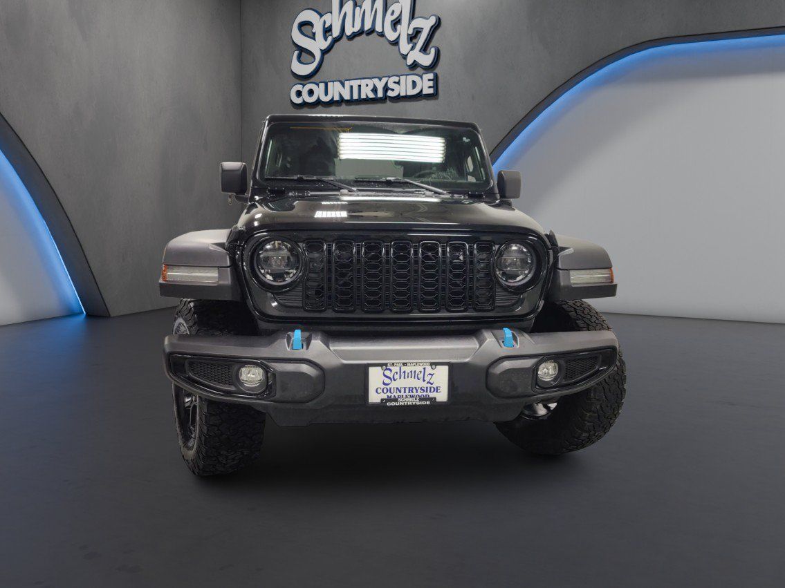 Used 2024 Jeep Wrangler Unlimited AWD/4WD image 3