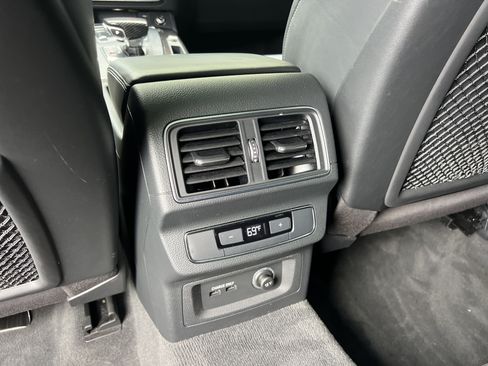Used 2019 Audi SQ5 Premium Plus w/ Premium Plus Package AWD/4WD image 29