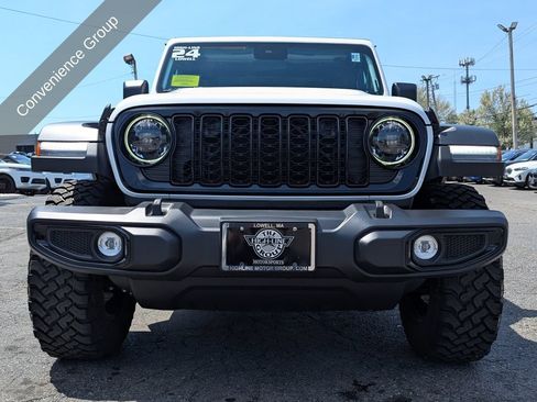 Used 2024 Jeep Wrangler Sport AWD/4WD image 5