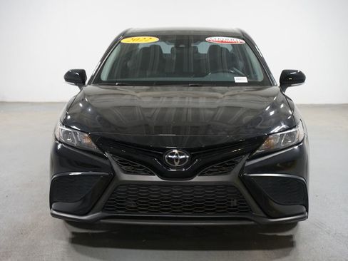 Certified 2022 Toyota Camry SE w/ Convenience Package FWD image 2