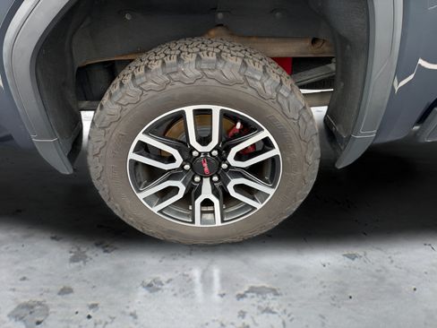 Used 2019 GMC Sierra 1500 AT4 w/ AT4 Premium Package AWD/4WD image 46
