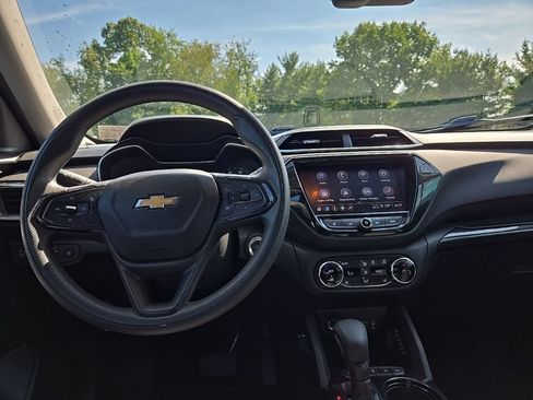 Used 2021 Chevrolet TrailBlazer LT w/ Convenience Package AWD/4WD image 35